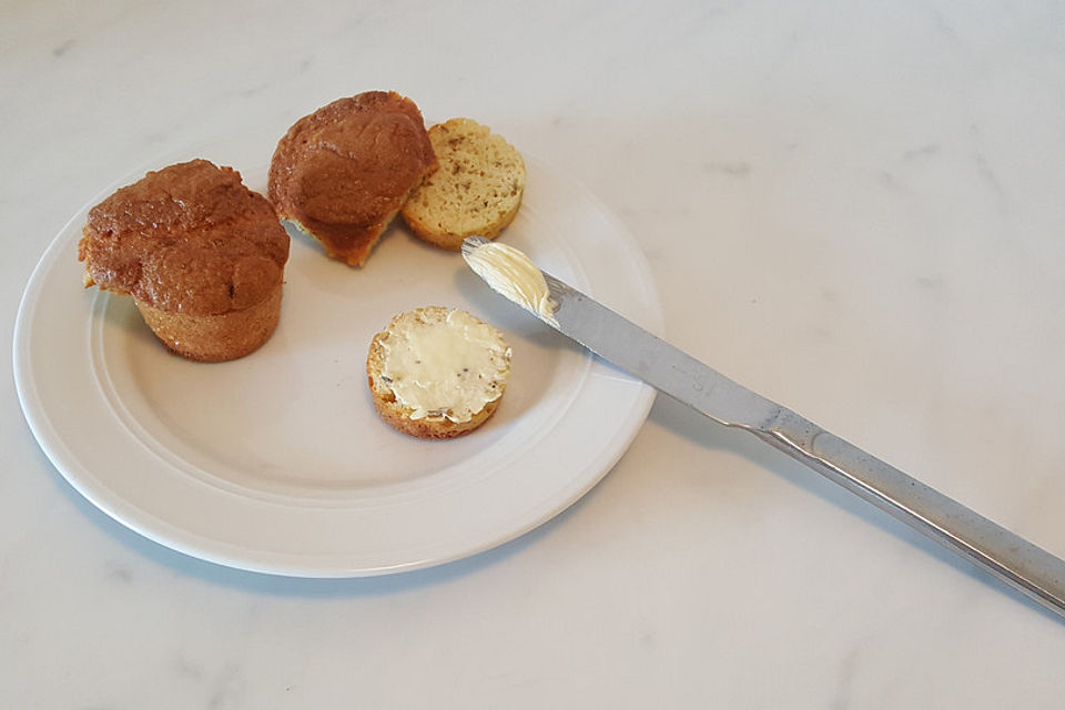 Keto-Brot mit Rosmarin, Knoblauch und Kokosmehl