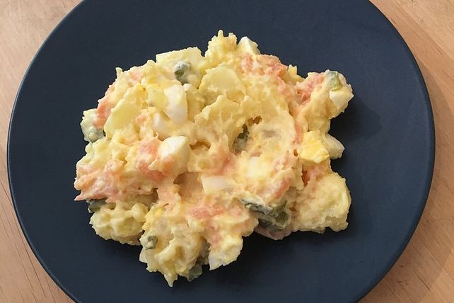 Cheris Kartoffelsalat mit Räucherlachs von AnnaA| Chefkoch Cheris Kartoffelsalat mit Räucherlachs von AnnaA| Chefkoch