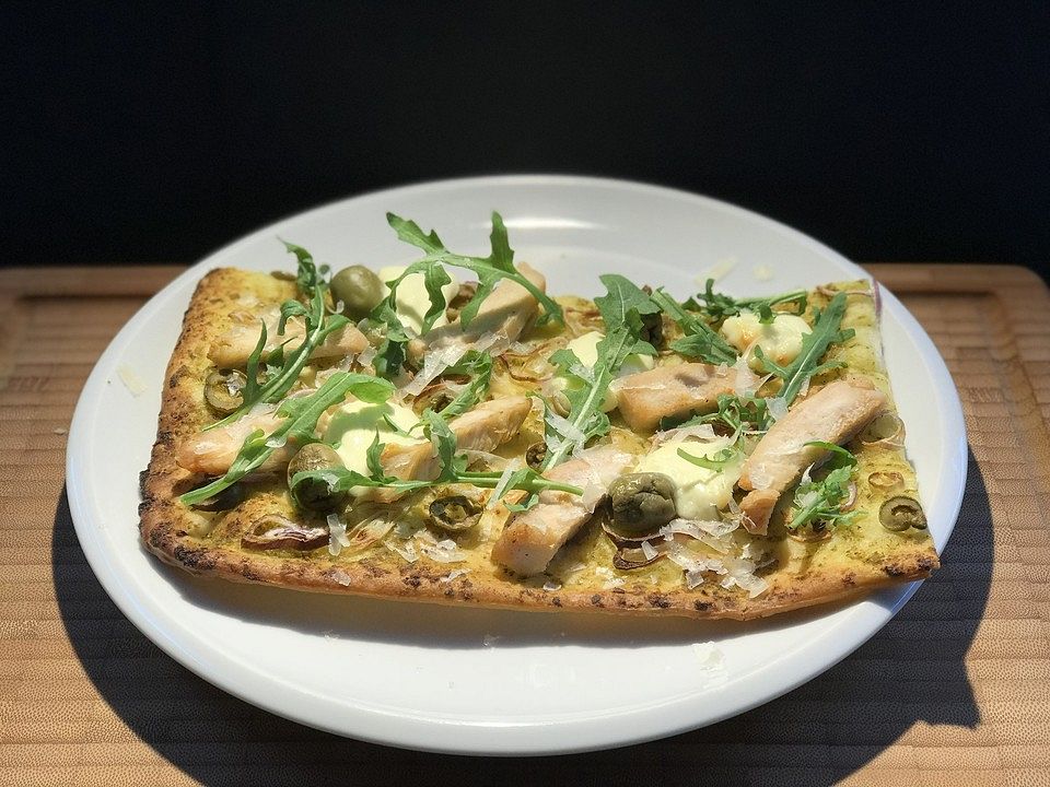 Pizza Mit Putenhack Und Pesto — Rezepte Suchen