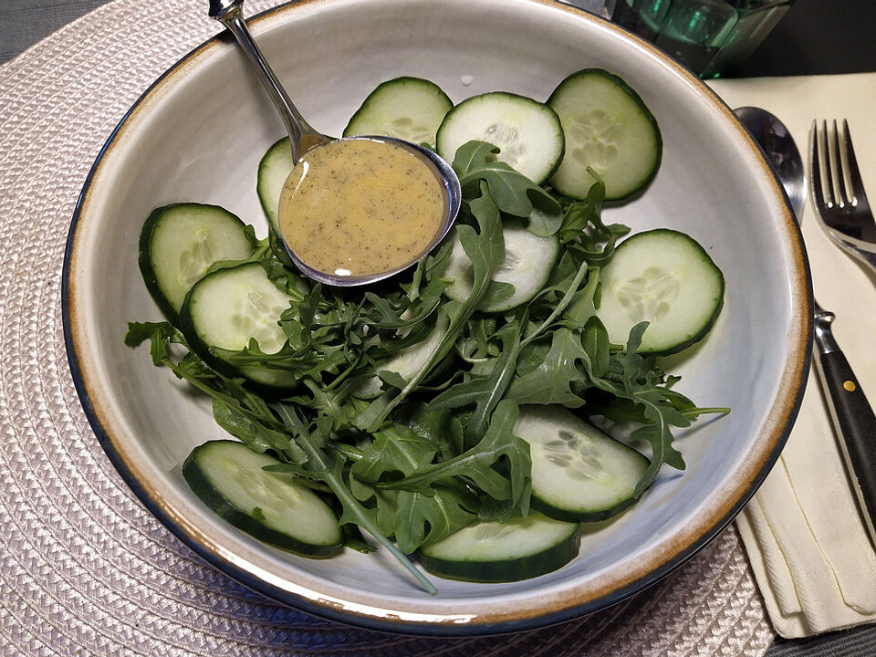 Gurken-Rucola-Salat in Dill-Senf-Dressing von patty89| Chefkoch