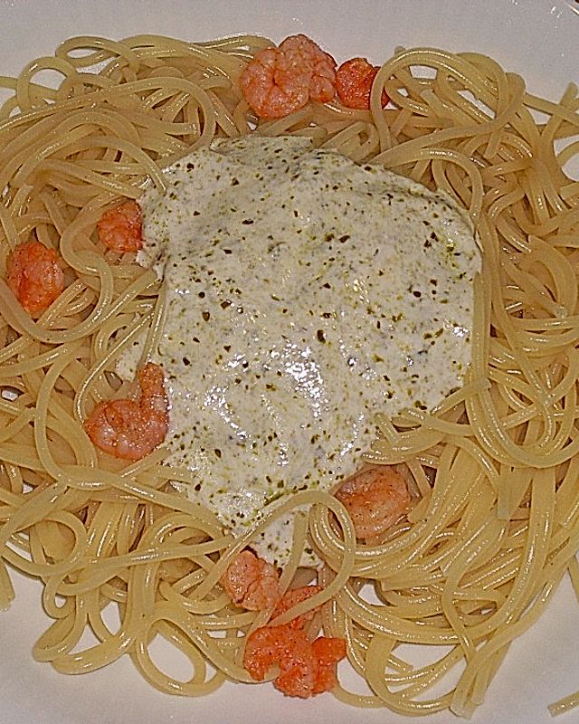 Shrimps auf Knoblauchspaghetti mit Joghurtpesto