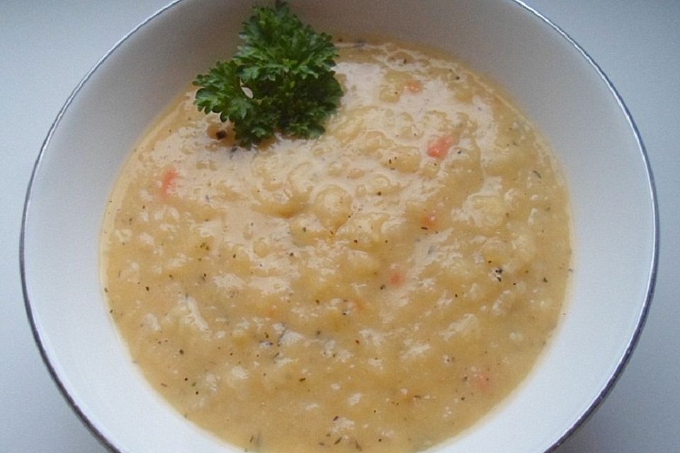 Kartoffelsuppe mit Meerrettich und Äpfeln