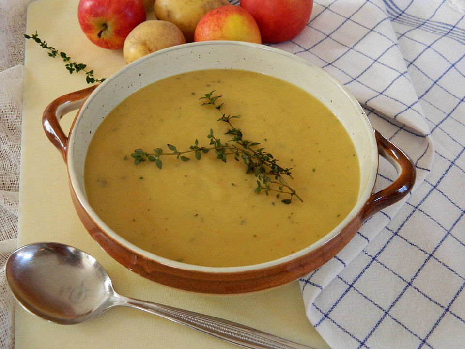 Kartoffelsuppe mit Meerrettich und Äpfeln von Schwarze_Mamba| Chefkoch
