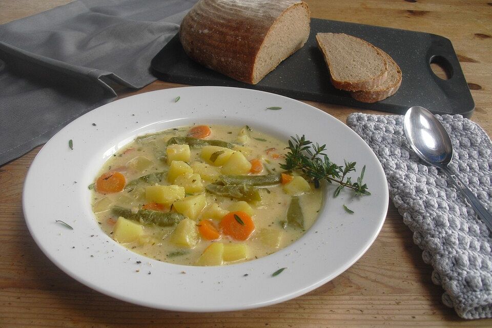 Saarländische trübe Bohnensuppe