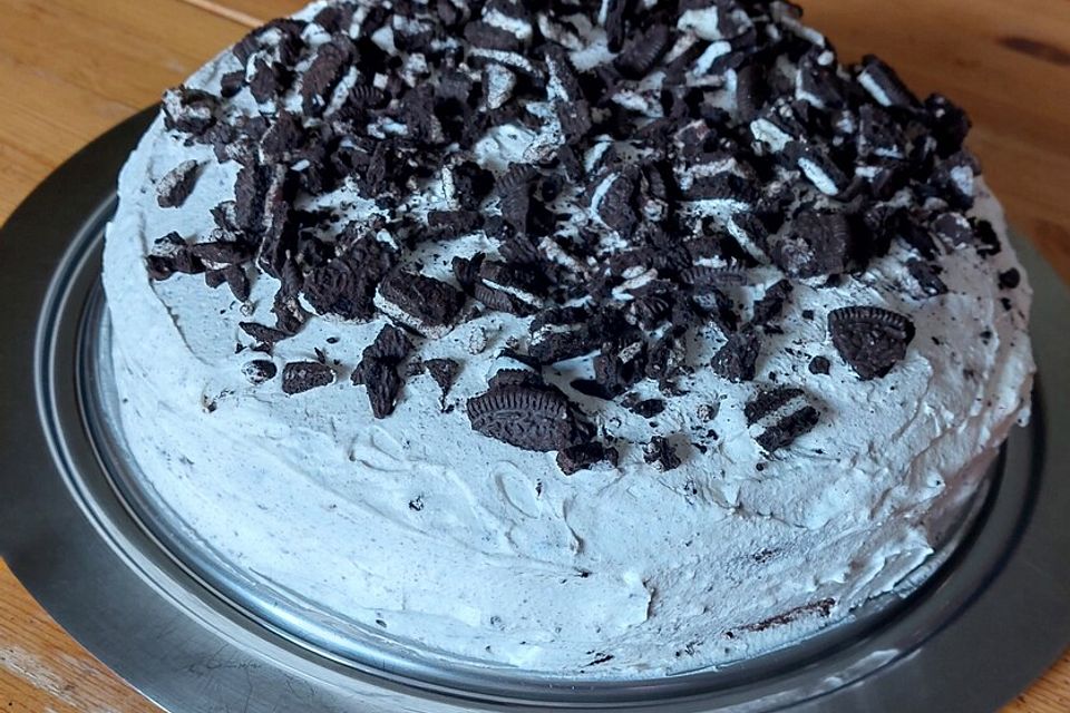 Oreo-Torte mit Schokobiskuit