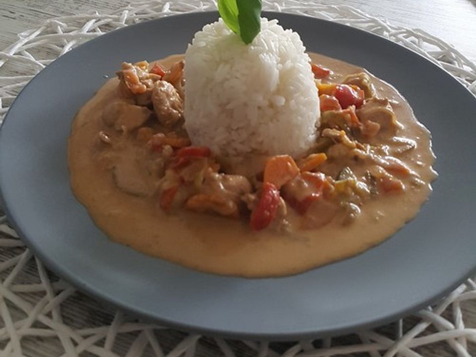 Rotes Thai Curry mit Hühnchen und Gemüse von Sasi1512| Chefkoch