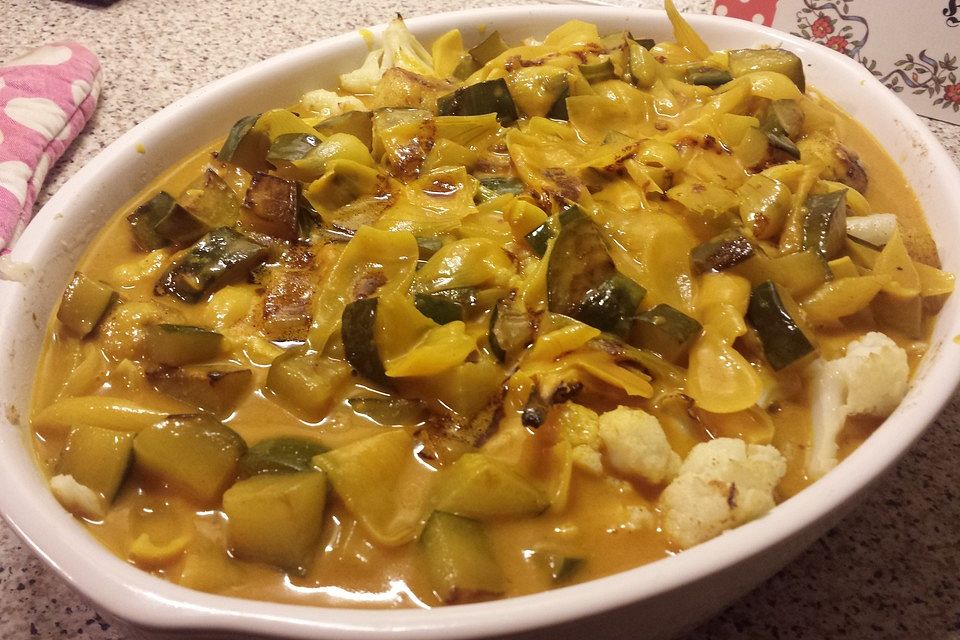 Bratkartoffeln mit Blumenkohl-Gurken-Curry