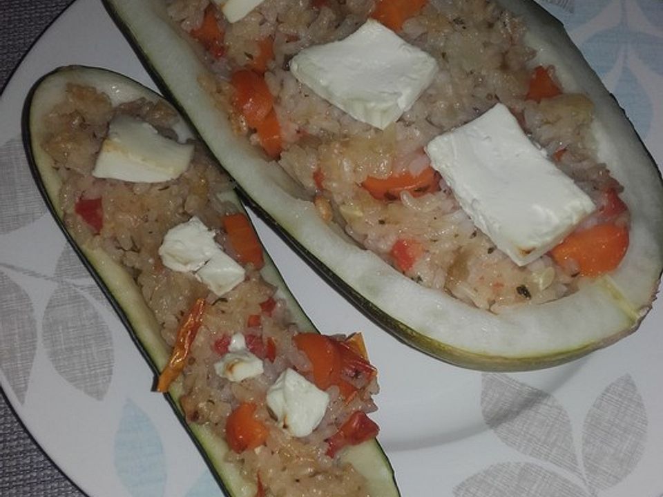 Zucchini und Aubergine mit Reis-Gemüse-Füllung - Kochen Gut | kochengut.de