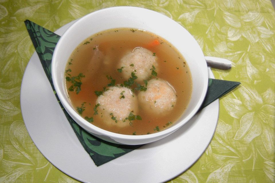 Semmelklößchen Semmelklößchen