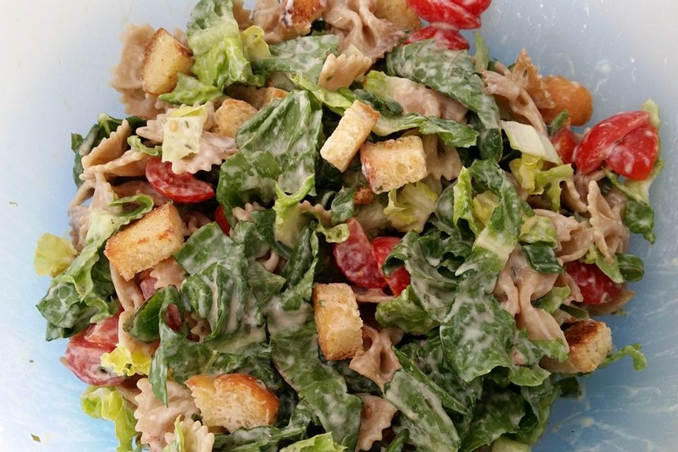 Caesar-Nudelsalat