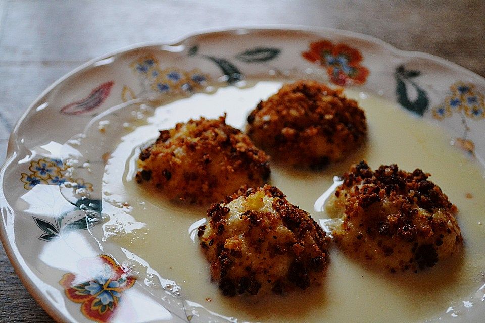 Marillen - oder Zwetschkenknödel mit Quarkteig