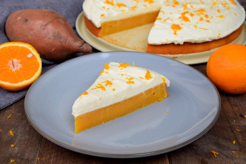 Süßkartoffelkuchen mit Frischkäse-Orangen-Frosting