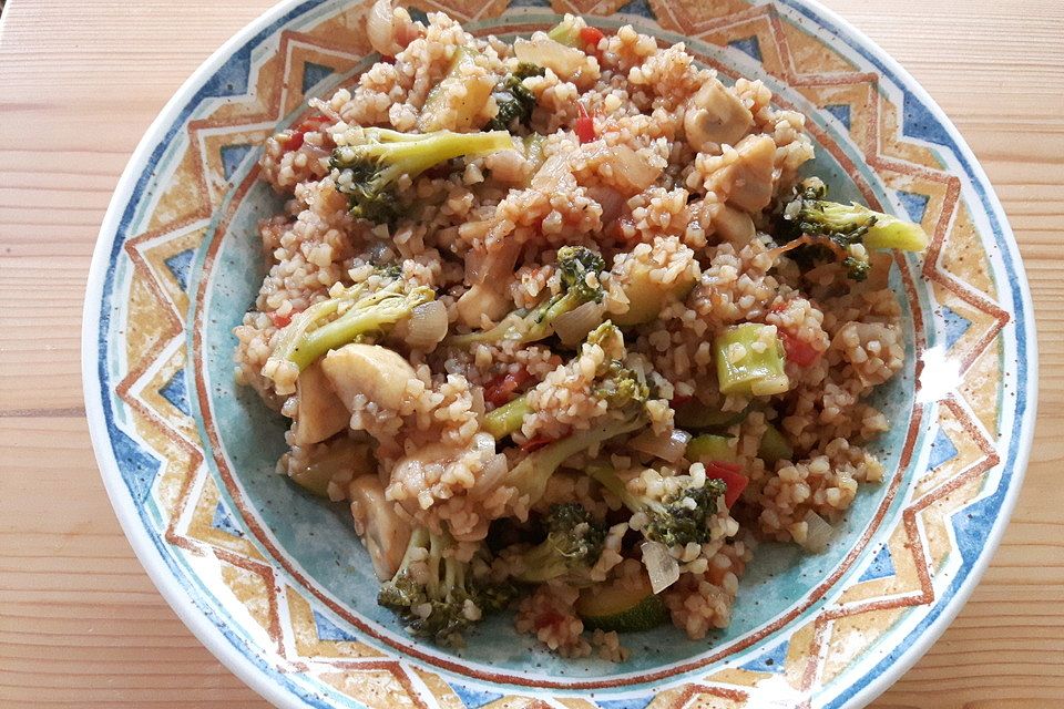 Veganer Bulgur-Gemüsesalat