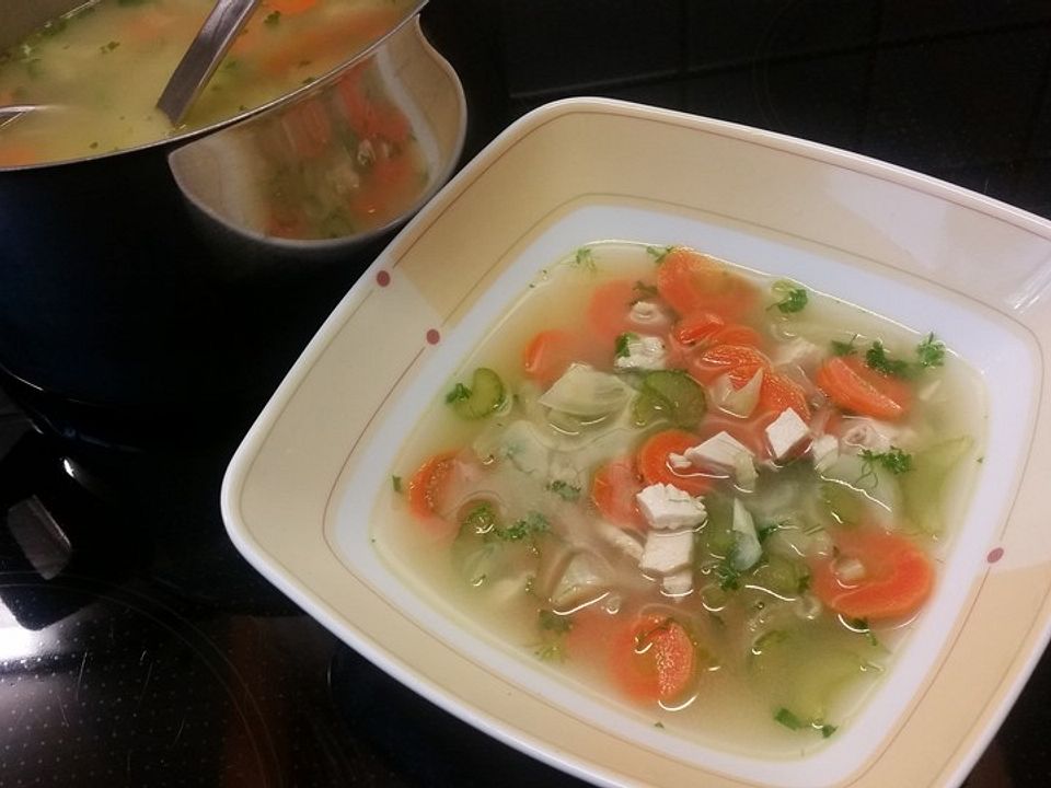 Tolle Hühnersuppe aus Knochenresten von küchen_zauber| Chefkoch Tolle Hühnersuppe aus Knochenresten von küchen_zauber| Chefkoch