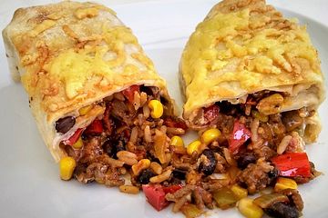 Überbackene Burritos mit Rinderhackfleisch, Chili-Reis und Gemüse