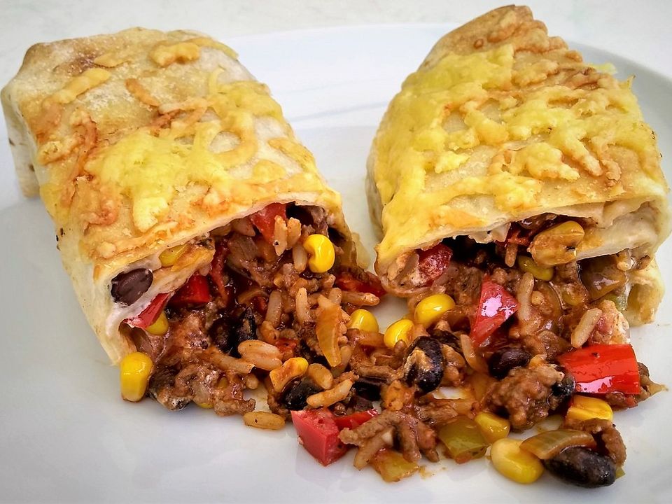 Überbackene Burritos mit Rinderhackfleisch, Chili-Reis und Gemüse von ...