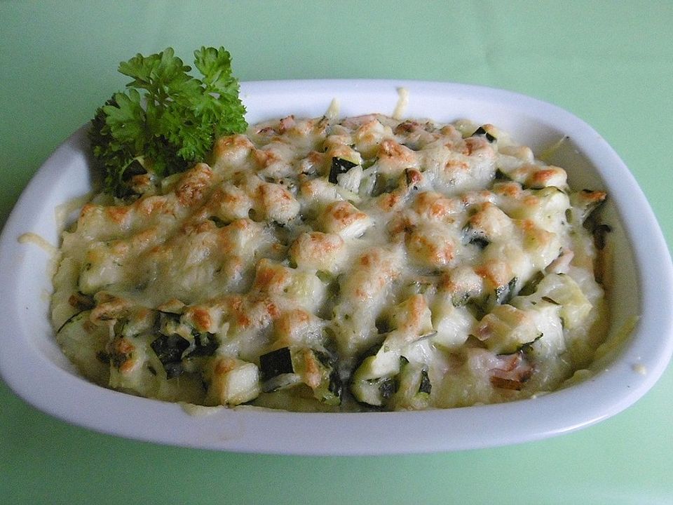 Zucchini-Wurst-Auflauf mit Kartoffelpüree von Nienor82| Chefkoch