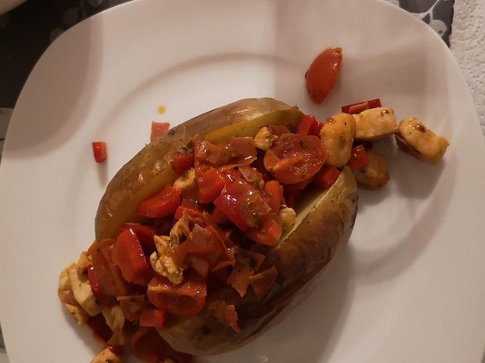 Ofenkartoffeln mit Hähnchen-Kirschtomaten-Füllung und Dip von Jenny ...