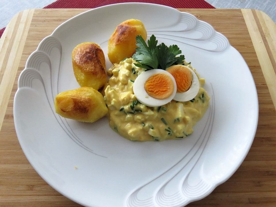 Eiercreme mit Backkartoffeln von Juulee| Chefkoch