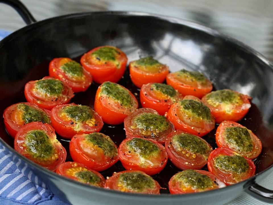 Gebackene Tomaten Mit Pesto Von Thezweistein Chefkoch