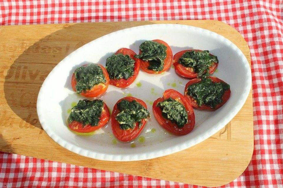 Gebackene Tomaten mit Pesto