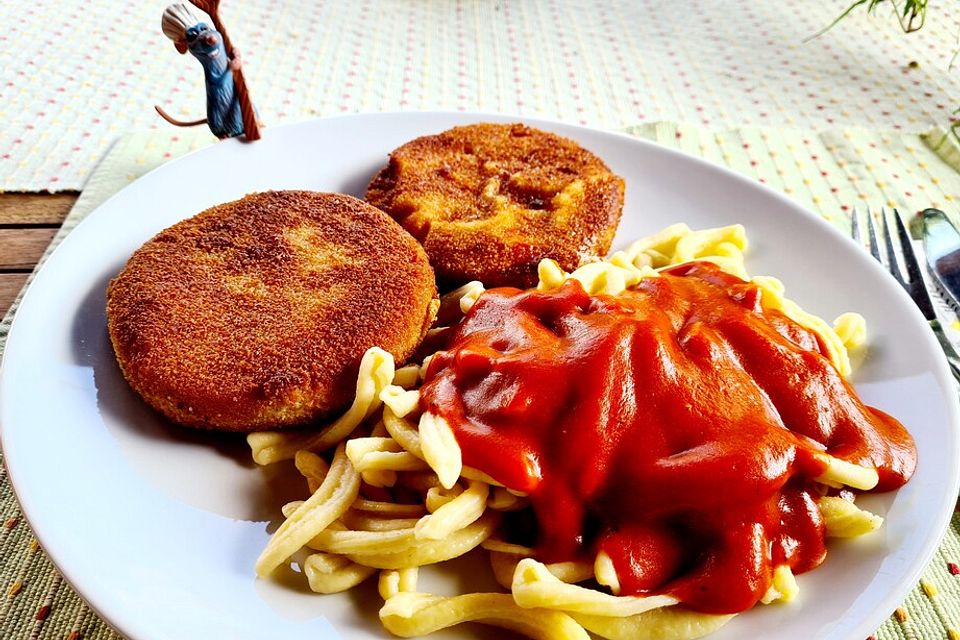 Jägerschnitzel mit Nudeln und Tomatensoße