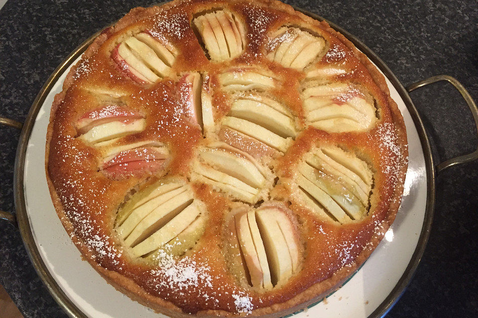 Apfelkuchen mit Marzipancreme