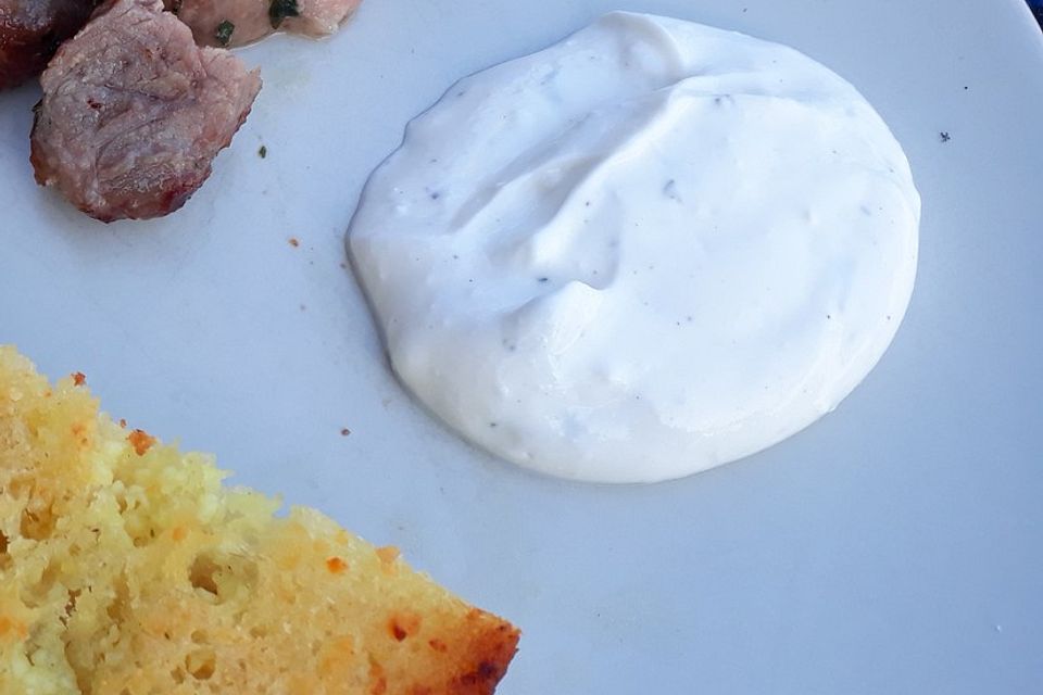 Aioli-Knoblauch-Creme mit Quark