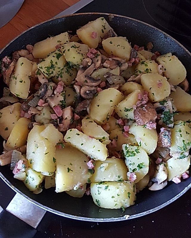 Kartoffel-Pilz-Strudel mit Speck