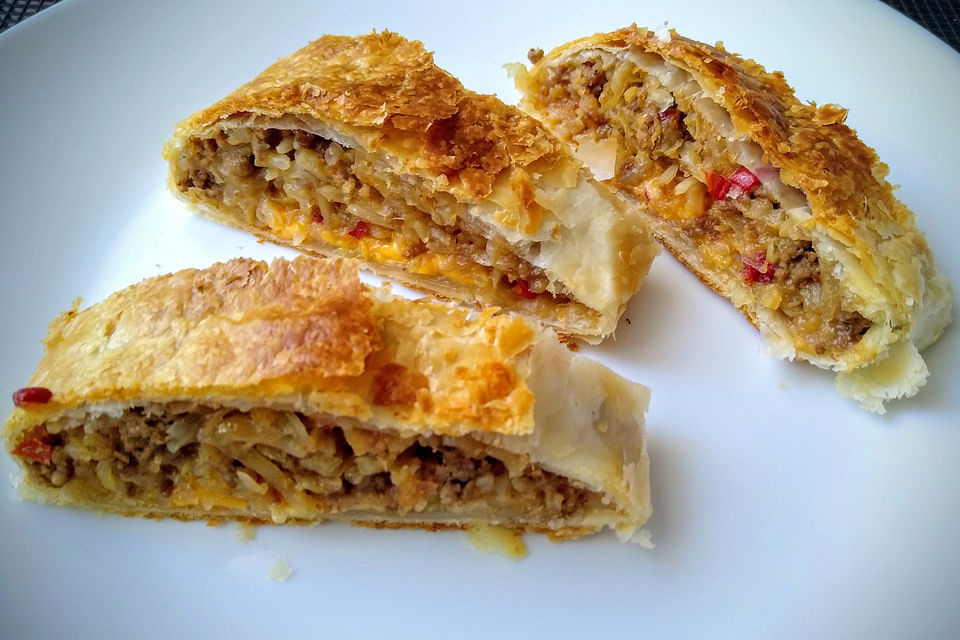 Krautstrudel mit Hackfleisch