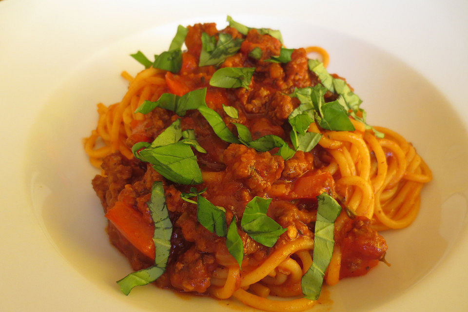 Pasta mit Paprika-Hackfleisch-Sauce