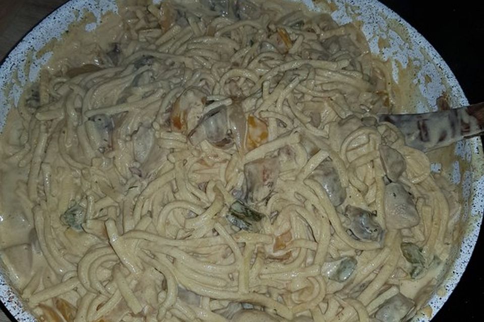 Spätzlepfanne mit Champignons und Hähnchenbrust