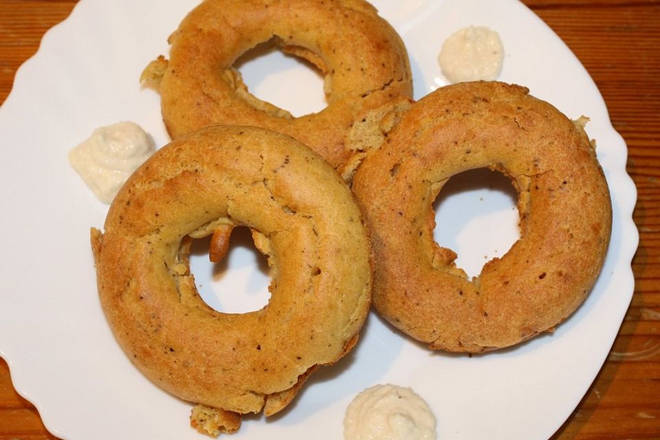 Bagels mit Kren und Ziegenjoghurt