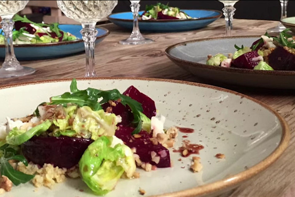 Rote Bete Salat mit Bulgur und Ziegenkäse