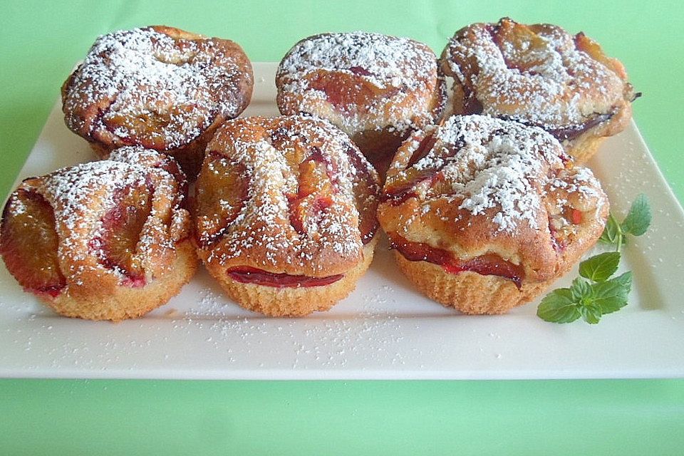 Zwetschgenmuffins mit Orangenschale und Zimt