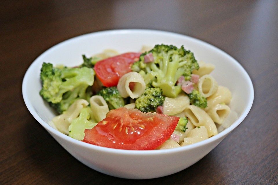 One Pot Pasta "Brokkoli-Schinken"