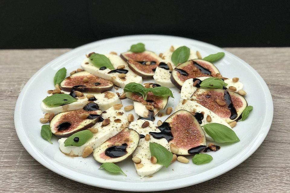 Feigen-Mozzarella-Carpaccio