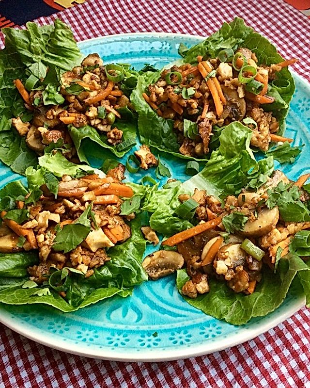 Vegane Hoisin Salat-Wraps