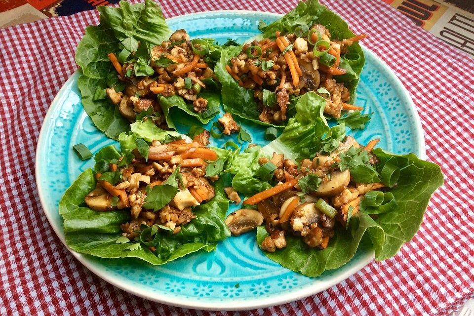 Vegane Hoisin Salat-Wraps