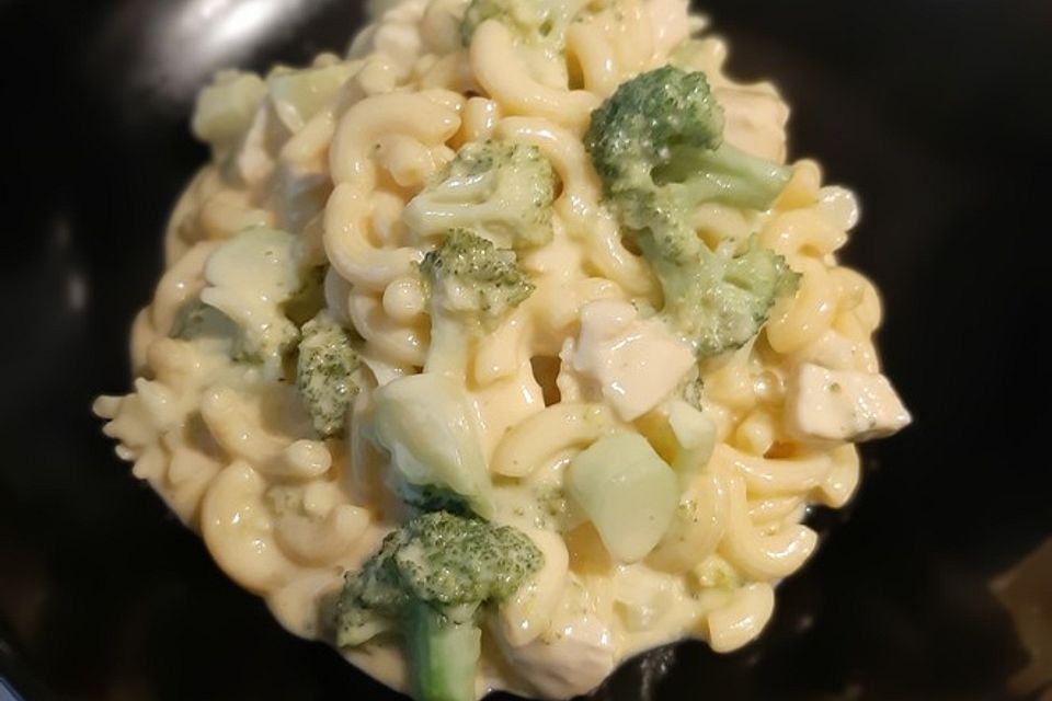 Mac 'n' Cheese mit Hähnchen und Brokkoli