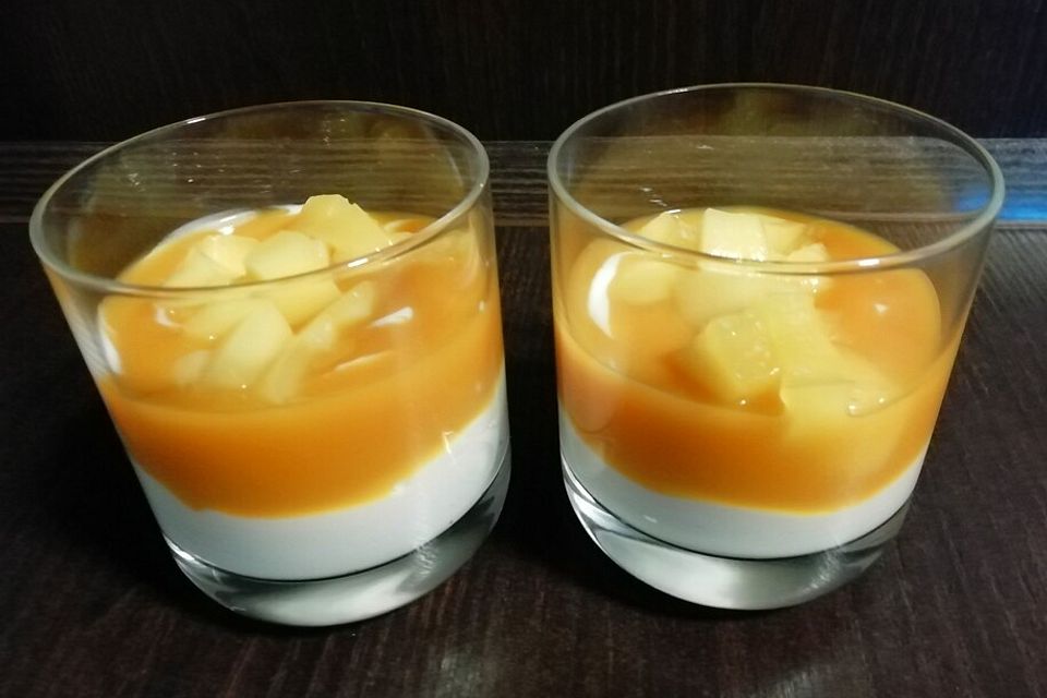 Mango-Blitzdessert mit Joghurt und Quark