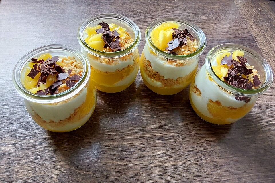 Mango-Blitzdessert mit Joghurt und Quark