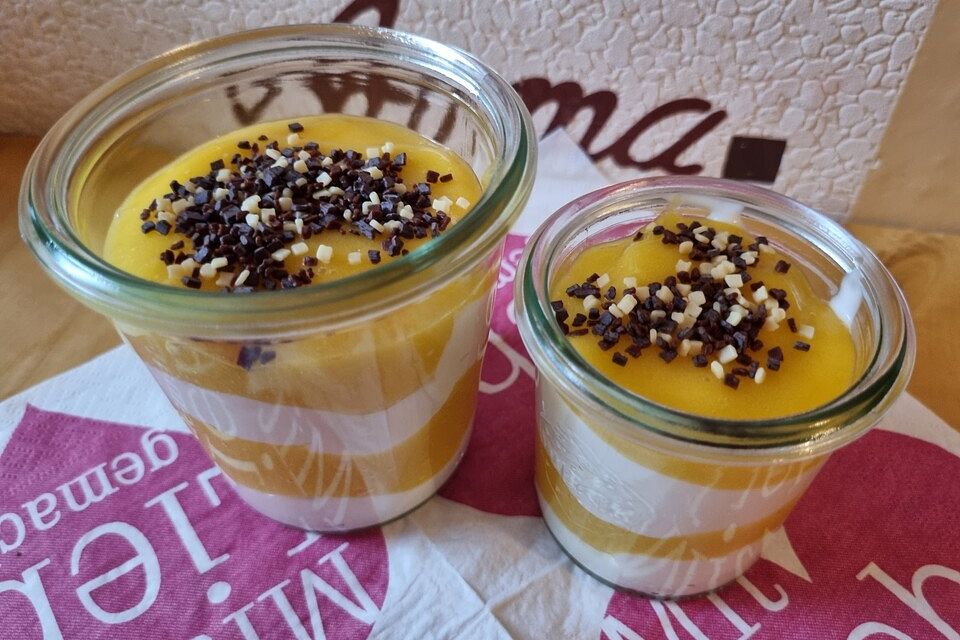 Mango-Blitzdessert mit Joghurt und Quark