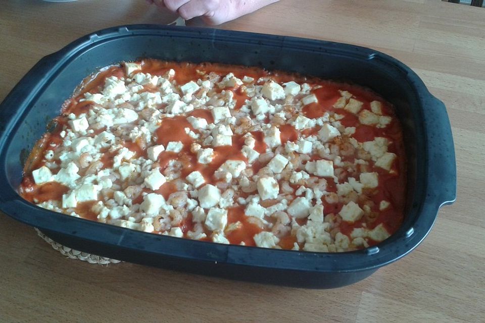 Tomatiger Gnocchi-Auflauf mit Feta und Garnelen