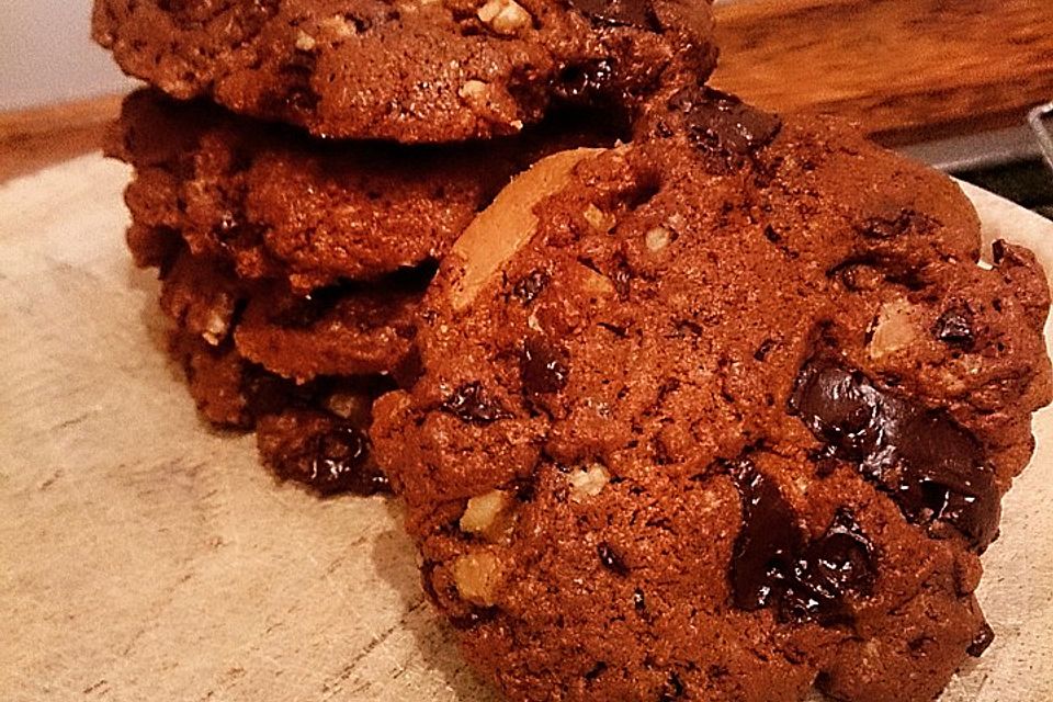 Cookies mit weißer und dunkler Schokolade und Nüssen (aus den USA)