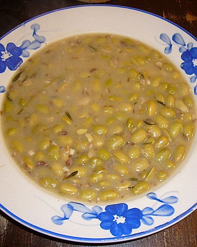 Grüne Bohnensuppe mit Knoblauchwurst