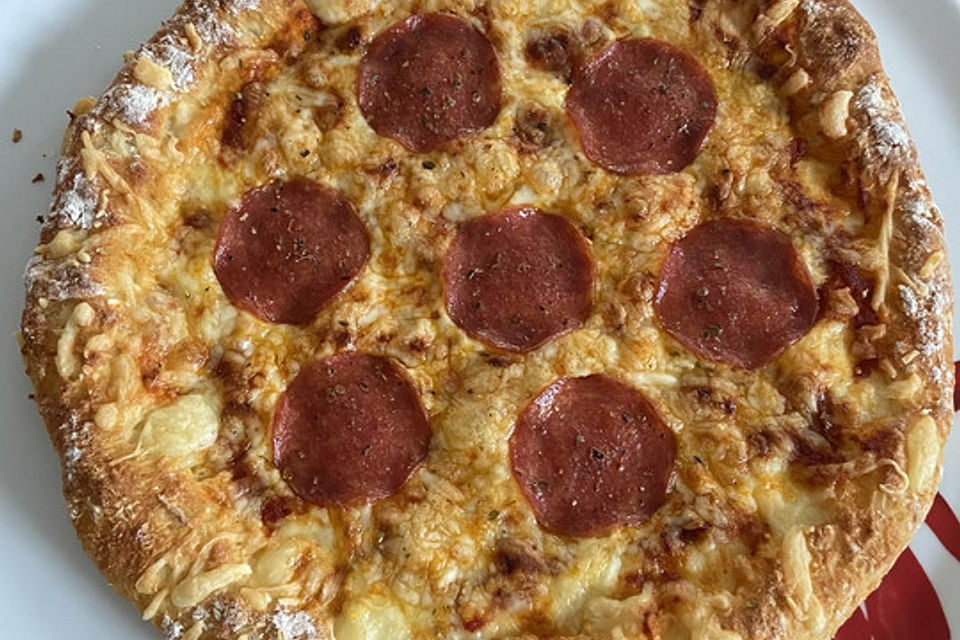 Pizzateig mit Quark ohne Öl und ohne Hefe