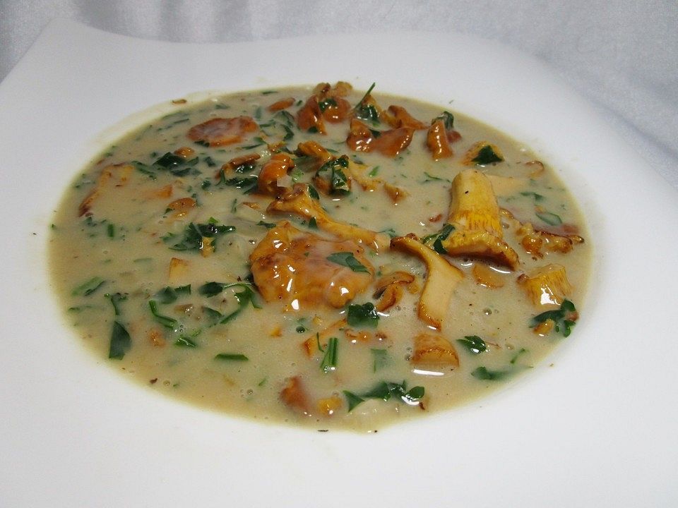 Pfifferling-Suppe mit Sahne von dieter_sedlaczek| Chefkoch