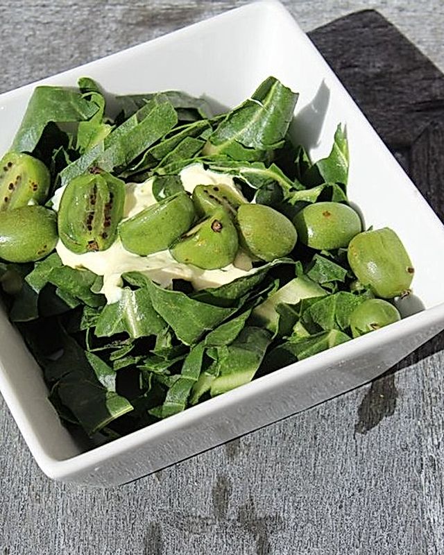 Kiwibeere-Mangold-Salat
