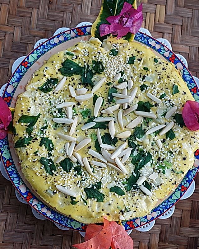 Pikantes, kretisches Blumenkohl-Omelett mit Bergkäse